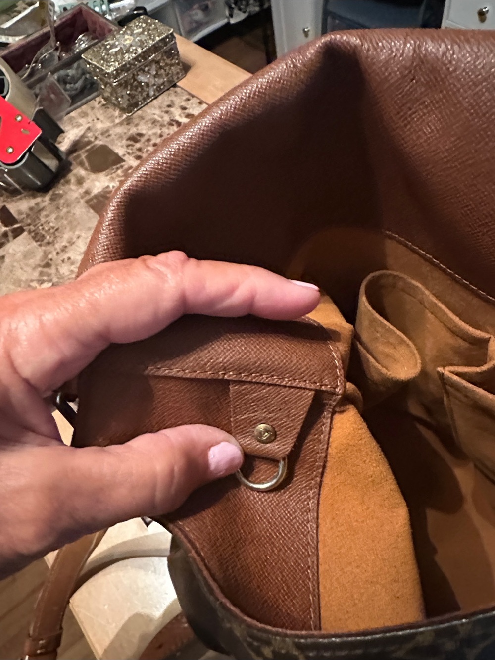 Louis Vuitton Monogram Canvas Mousset - Picture 10 of 10